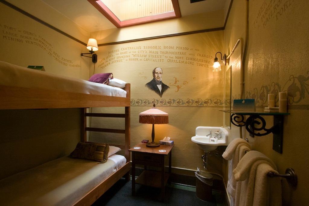 Mcmenamins Olympic Club Villa Centralia Bagian luar foto