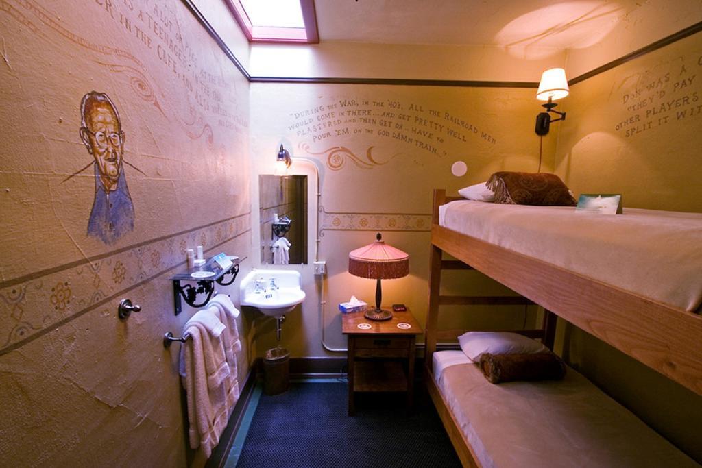 Mcmenamins Olympic Club Villa Centralia Bagian luar foto