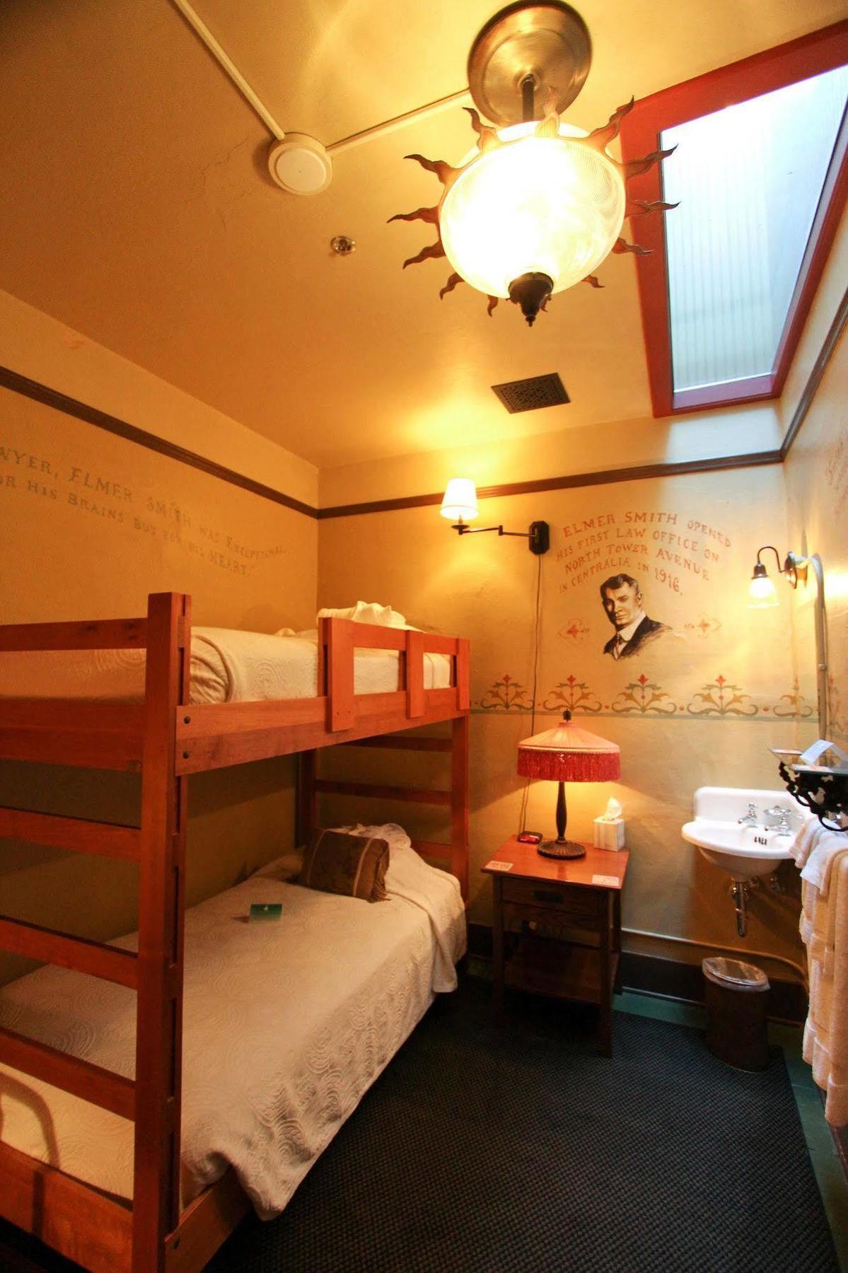 Mcmenamins Olympic Club Villa Centralia Bagian luar foto